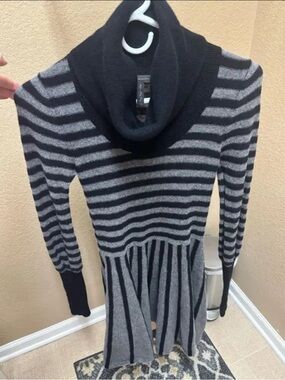 BCBGMAXAZRIA Sweater Dress XS Black Gray Stripe Cowl Neck